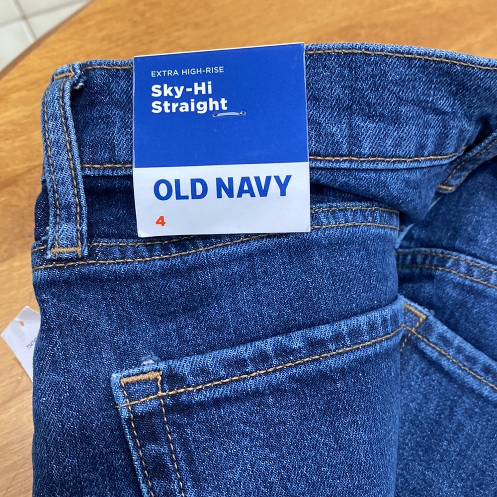 NWT. Old Navy, Women’s size 4 jeans. - Picture 4 of 9